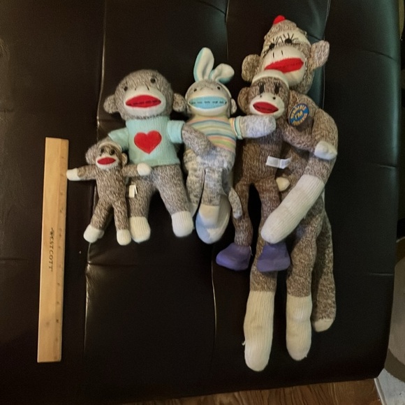 Got Monkeys?? Lot of Five Sock Monkeys. approximately 24 inches to 6 inches from - Picture 7 of 7